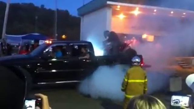 Double burnout pickup truck and 4wheeler смотреть онлайн