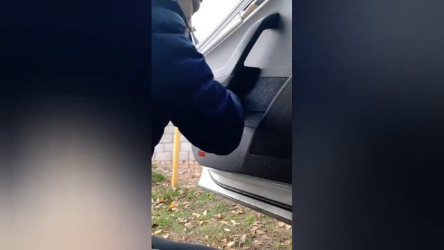 Карпет в карманы дверей Шкода Карок (Видео-инструкция) смотреть онлайн
