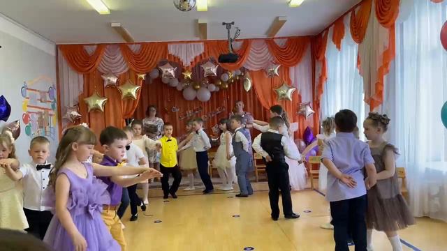 Елена Фищукова вальс на выпускной в детском саду.mp4 смотреть онлайн