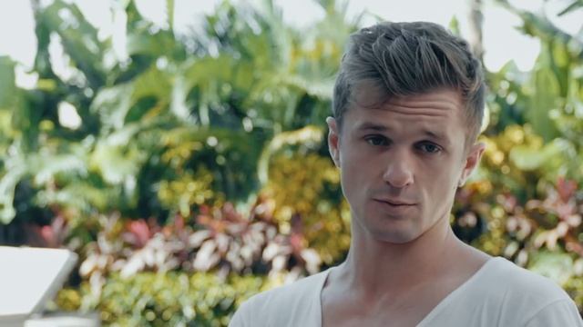 Как 29-летний парень создал сеть уникальных отелей? Как создать жизнь мечты? Интервью Феликса Дёмин смотреть онлайн