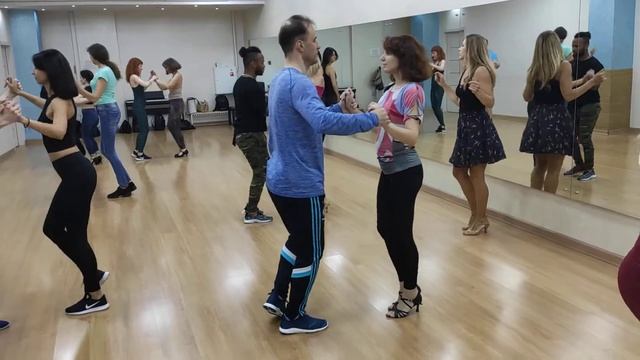 Edelmiro Bachata Lessons | Урок бачаты от Эдельмиро 26.07.2019 смотреть онлайн