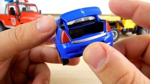 Распаковка и обзор новой модельки от технопарк - РЕНО ЛОГАН