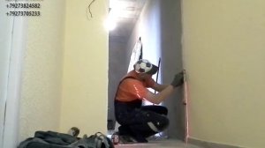 Установка входной двери Тайгер Трио в угловой проем