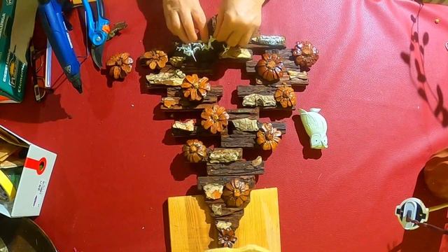 Декоративная ёлочка из коры своими руками.Мастер класс.