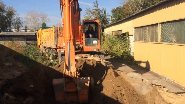 Колесный полноповоротный экскаватор DOOSAN 180WV в Калуге смотреть онлайн