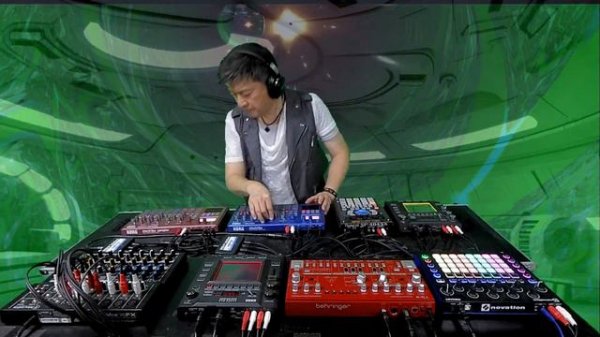 Techno machine live BPM=138, Funky acid techo music dance mix