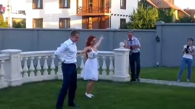 Непревзойденный свадебный танец с сюрпризом от молодоженов!!! смотреть онлайн