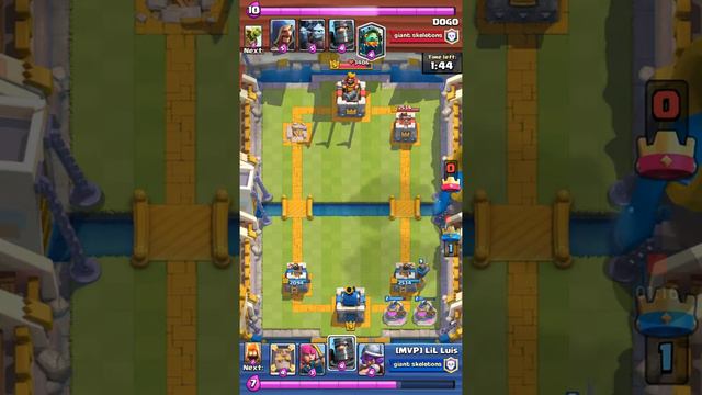 DARK PRINCE AND PRINCE IN ONE DECK - Clash Royale Friendly Battle Gameplay смотреть онлайн