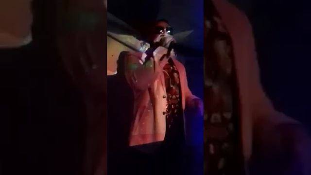 bananas night club смотреть онлайн