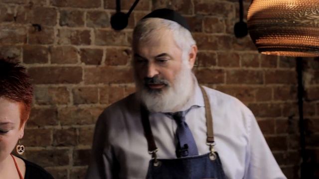 Обед у раввина Алекса. Готовим мясной штрудель смотреть онлайн