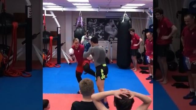 КЛУБ БОКСА И КИКБОКСИНГА "БОЕЦ" смотреть онлайн