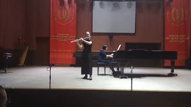Юля Коровина 14 лет В. А. Моцарт концерт D-dur для флейты с оркестром В. Цыбин Тарантелла смотреть онлайн