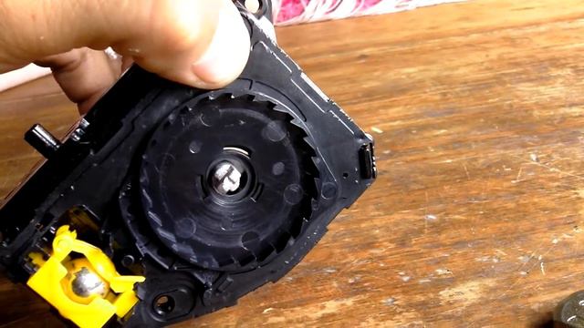 УАЗ ПАТРИОТ. Заклинил средний ремень безопасности? Причины и устройство.