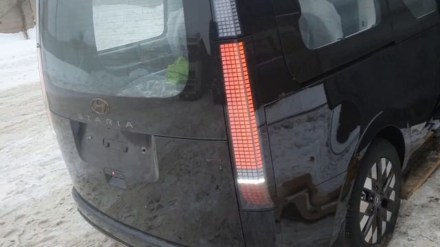 Выгрузка 20 Hyundai Staria (Хёндэ Стария) 2022 и Гранд Старексов Урбан Эксклюзив 4WD смотреть онлайн