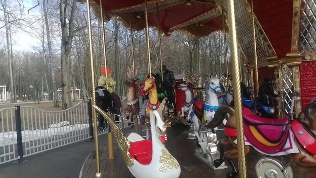 Гуляем после посещения Пауков смотреть онлайн