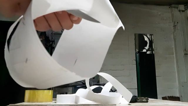 Что получится с кольца Мёбиуса если его разрезать в длину. смотреть онлайн