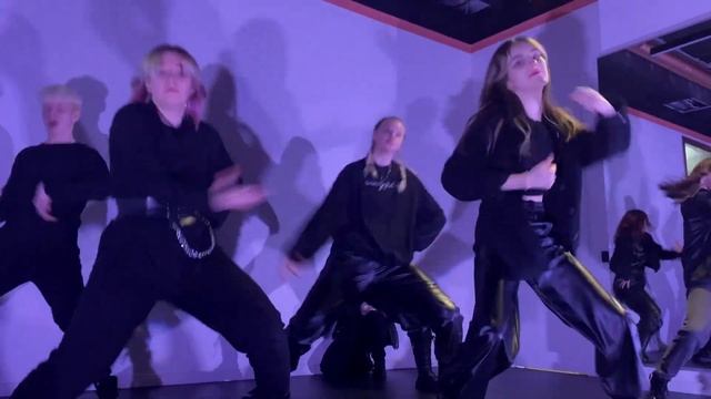 Stray Kids (스트레이 키즈) ”Maniac” Dance Cover by Dragons Crew смотреть онлайн