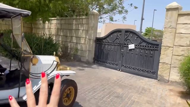 Алиса в ДУБАЕ ! Алиса ОТДЫХАЕТ в отеле LAPITA RESORT и гуляет в парке развлечений DUBAI PARKS ! смотреть онлайн