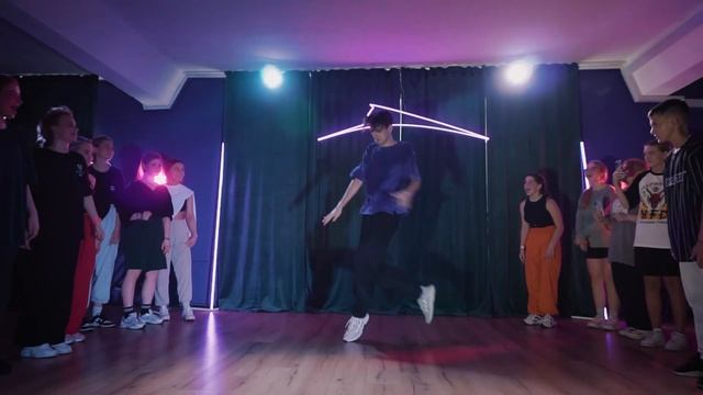 Boys' Weekend | Dima Bogachenko смотреть онлайн