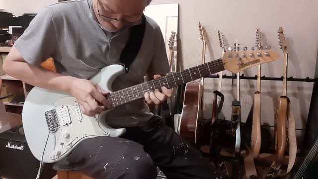 jam on G Ionian with Ibanez azes40 along with boss rc-3 смотреть онлайн
