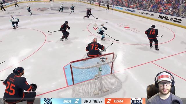 Our First Injury!? - NHL 22: Goalie Be a Pro #17 смотреть онлайн