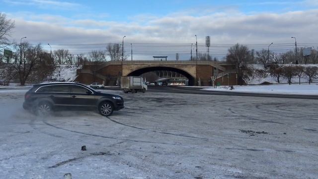Небольшой дрифт на Q7 смотреть онлайн