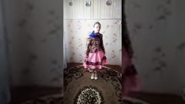 "Наследники Победы" муз Е. Зарицкой исполняет Вика Парышева смотреть онлайн