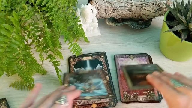 Karty runiczne: Runy Magia i Moc (unboxing) i porównanie z talią Power of the Runes смотреть онлайн