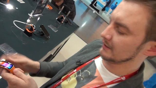 Первый обзор часов Samsung Gear 2 и браслета Gear смотреть онлайн
