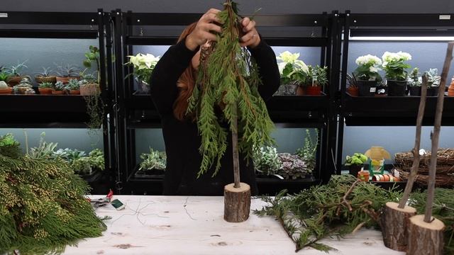 Making Small Evergreen Trees for an Outdoor Winter Centerpiece! ??❄️ // Garden Answer смотреть онлайн