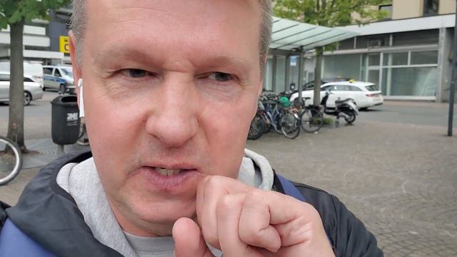 нас просят выехать из отеля смотреть онлайн