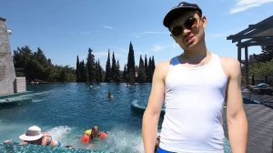 ...пошью костюм с отливом - и в ЯЛТУ!