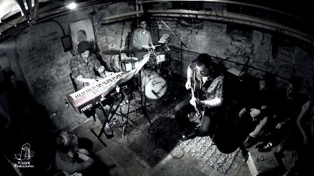 Moment's Notice смотреть онлайн