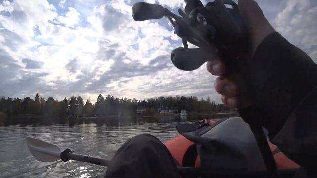 ВЗЯЛ ТРОФЕЙ НА 4,5 кг. ЕЛЕ ДОСТАЛ НА ПАКРАФТЕ. С одной точки несколько щук.