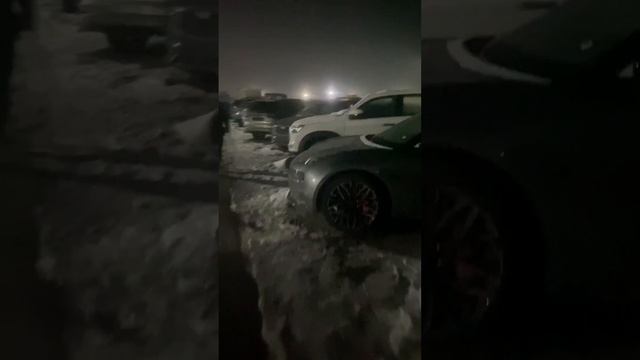 Идем забирать растоможенные автомобили с таможенного склада СВХ для погрузки и отправки в Россию. смотреть онлайн