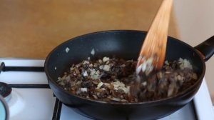 ТУШЕНАЯ КВАШЕНАЯ КАПУСТА с грибами (постная) ○ Stewed Sauerkraut with Mushrooms ○ Ирина Кукинг