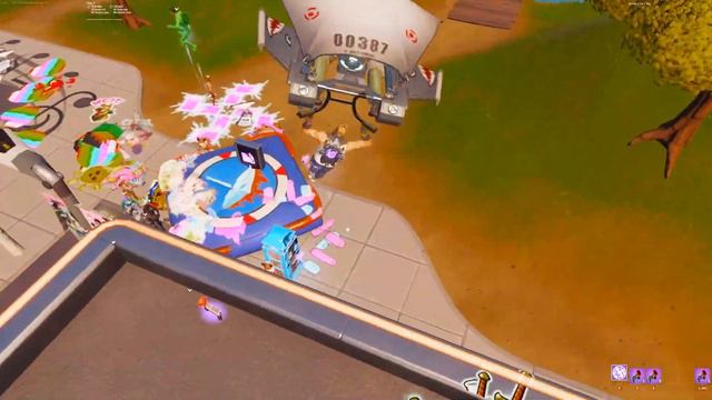 Drift Skin Acting SUS Around Girl Skins In Party Royale 😂 смотреть онлайн