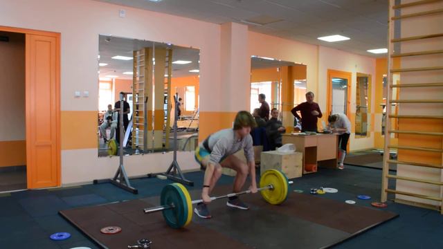 Толчок 70 кг соревнования в зале смотреть онлайн