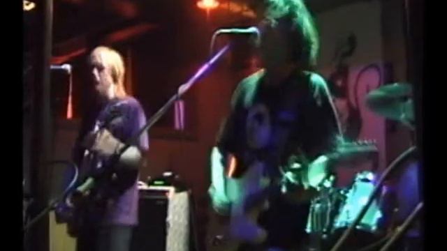 Mr. Jones & The Previous (5 of 8) He's In Love.wmv смотреть онлайн