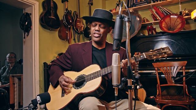 Eric Bibb - Going down the road feeling bad (Fredholm OO-sized guitar) смотреть онлайн