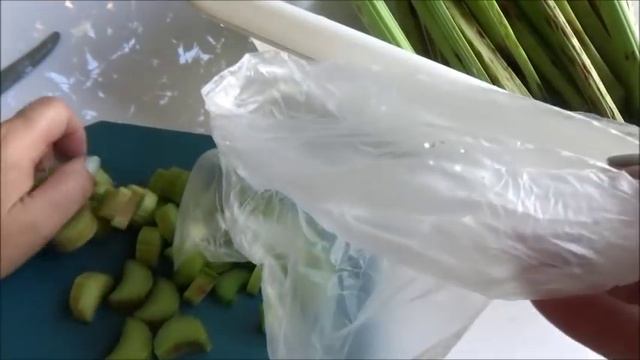 Дачный влог.Магазинчик около дачи.Стрижем со Светой конику.Газон-релакс.Картошка с тушенкой. смотреть онлайн