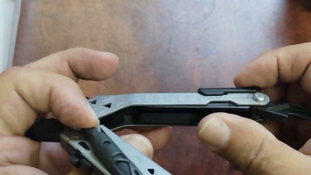 Gerber Centerdrive - great idea for a multitool, innovative engineering 😉 смотреть онлайн