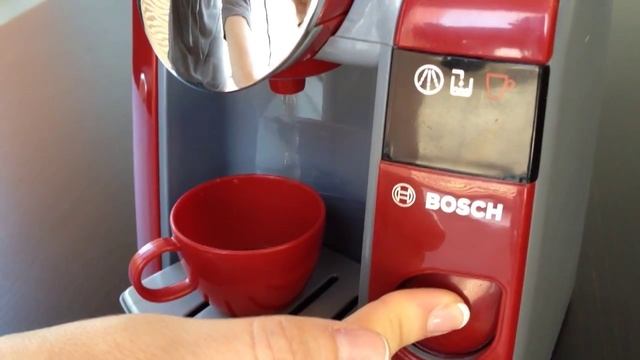 Klein Toys BOSCH Tassimo Coffee Maker смотреть онлайн