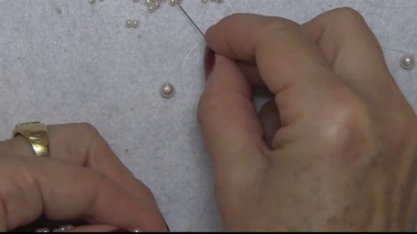 DIY - Pulsera con perlas facetadas- Bracelet with faceted pearls- سوار مع لآلئ الأوجه