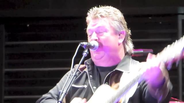 Joe Diffie - Prop Me Up Beside The Jukebox If I Die смотреть онлайн