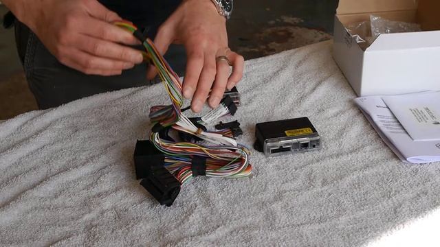 Unboxing Vauxhall Bluetooth kit (This Product has been discontinued and is NO LONGER AVAILABLE) смотреть онлайн