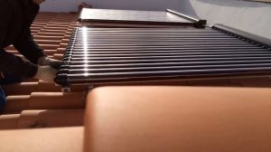 Монтаж вакуумных трубок солнечного коллектора HVC-20