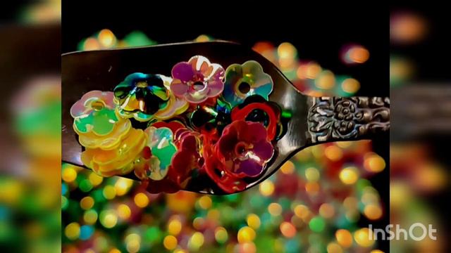 Пайетки-цветы 8 мм микс Красно-зеленый смотреть онлайн