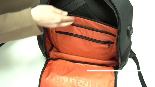 Мужской рюкзак с встроенным USB-удлинителем GRIZZLY RQ-921-1 смотреть онлайн