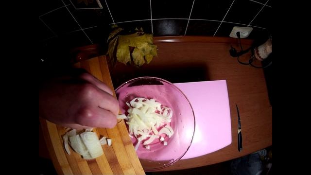 Как правильно мариновать лук. Рецепт. Быстрый способ маринования лука. Анимация смотреть онлайн